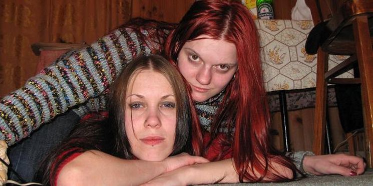 lesbians stuffing pussies